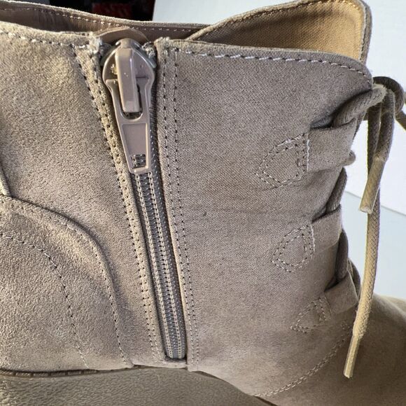 Style & Co Women’s Boots Size 10 Desert Tan Faux Suede Lace Up Ankle Top Wedge - Picture 5 of 8